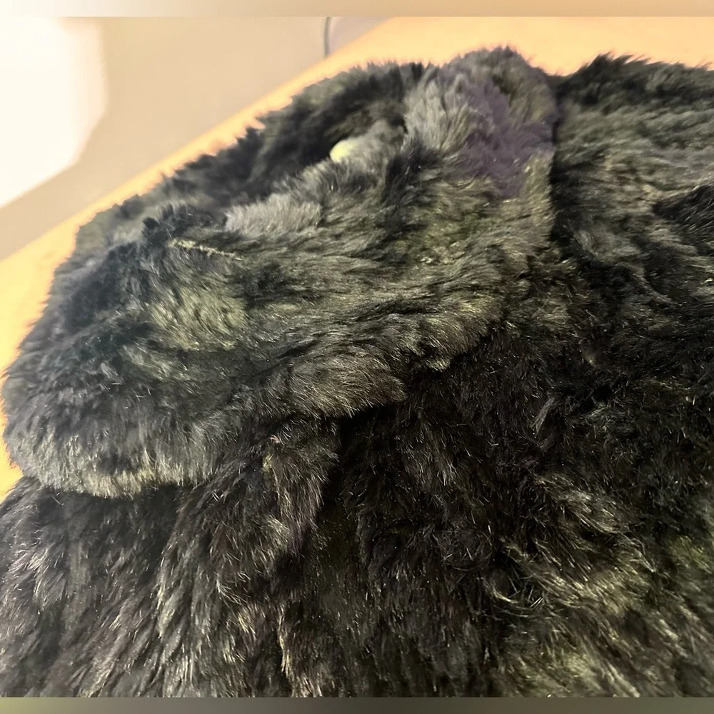 Bloomingdale’s‎ black rabbit fur capelet - Picture 8 of 10